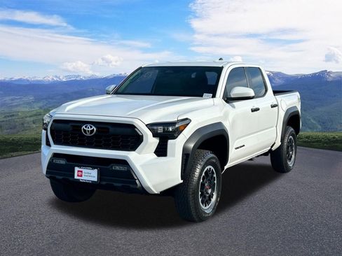 Certified 2024 Toyota Tacoma TRD Off-Road image 1