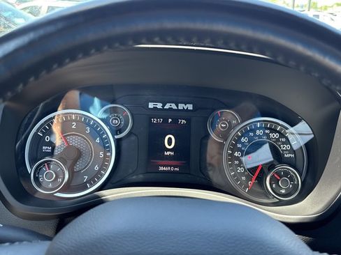 Used 2024 RAM 2500 Big Horn AWD/4WD image 20