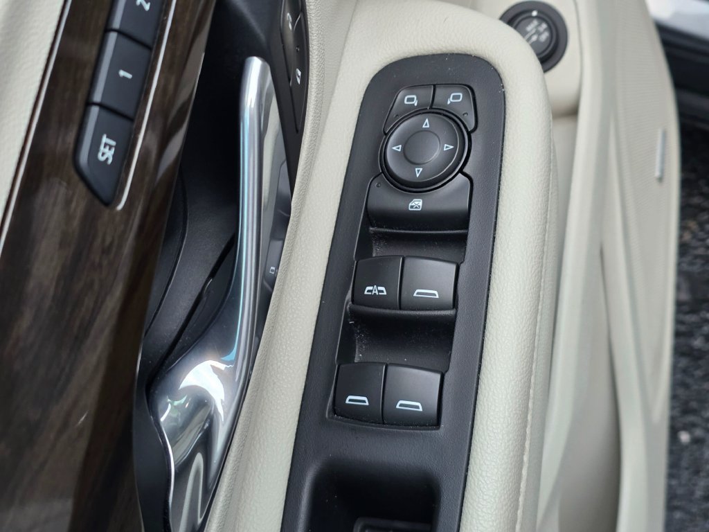 Used 2020 GMC Terrain Denali w/ Denali Premium Package AWD/4WD image 14