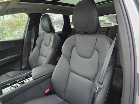 Certified 2025 Volvo XC60 B5 Plus image 21