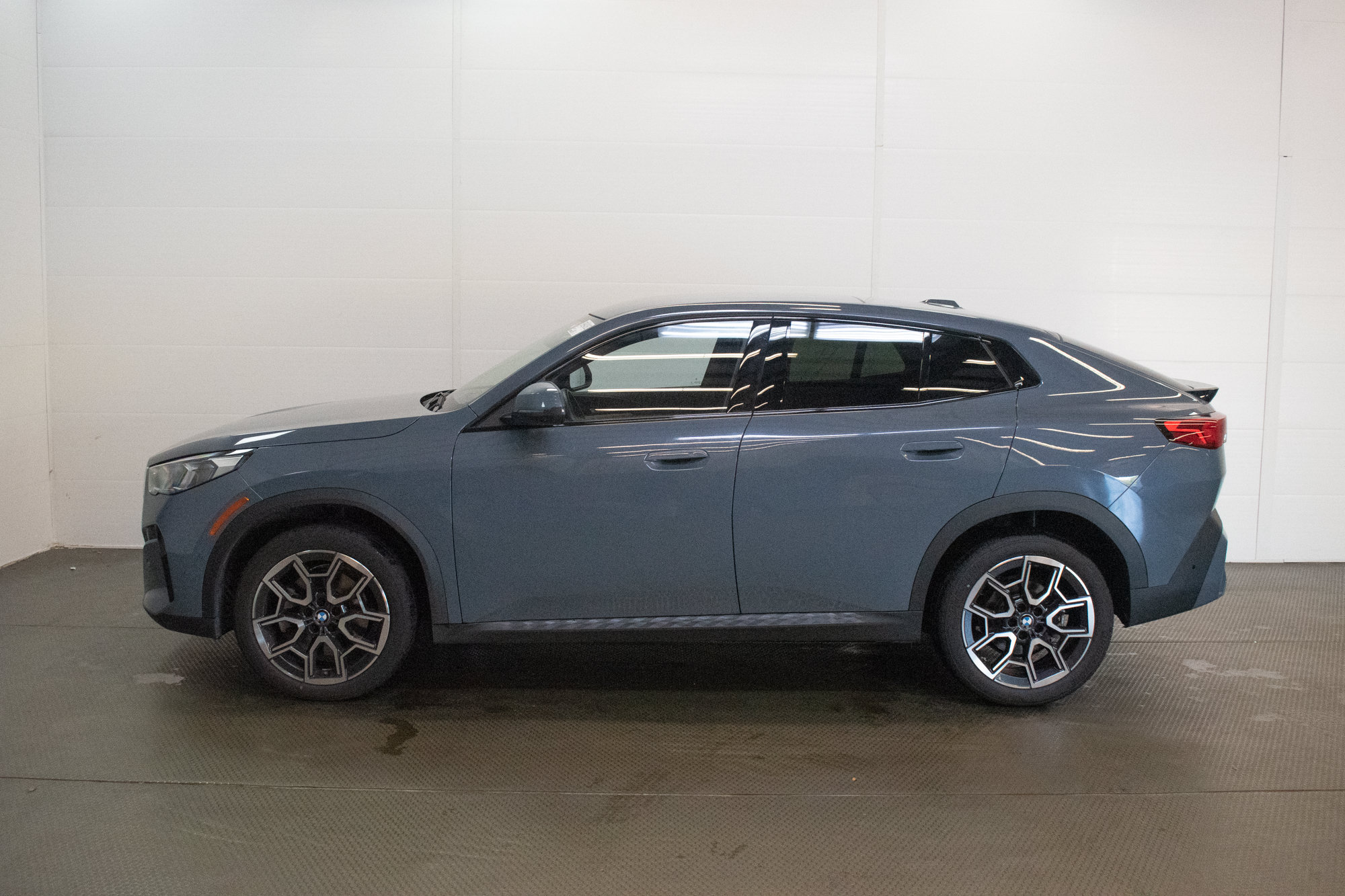 Used 2026 BMW X2 xDrive28i AWD/4WD image 7
