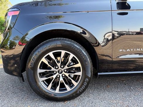 Used 2025 Ford Expedition Platinum AWD/4WD image 8