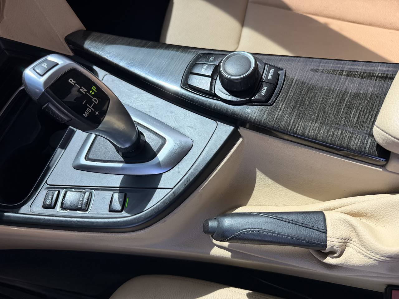 Used 2017 BMW 320i Sedan RWD image 19