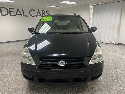 Used 2010 Kia Sedona LX image 2