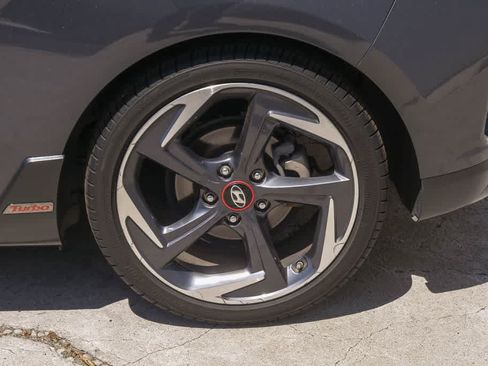 Used 2019 Hyundai Veloster Turbo FWD image 6