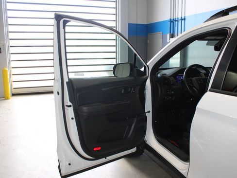 Used 2023 Honda Passport TrailSport image 7