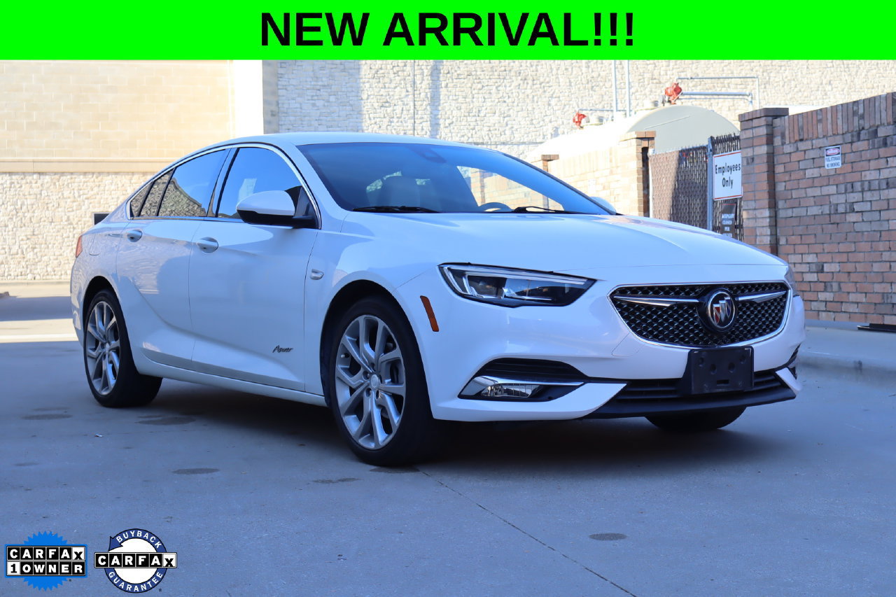 Used 2019 Buick Regal Avenir w/ Driver Confidence Package II FWD image 1