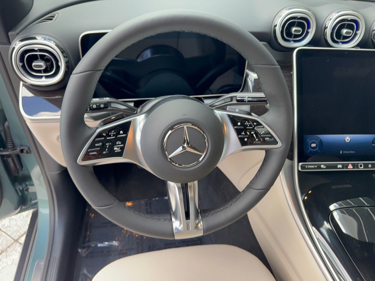 Used 2027 Mercedes-Benz GLC 300 image 10