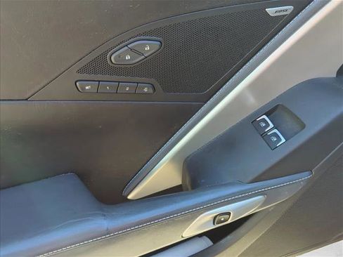 Used 2015 Chevrolet Corvette Z06 w/ 3LZ Preferred Equipment Group RWD image 8