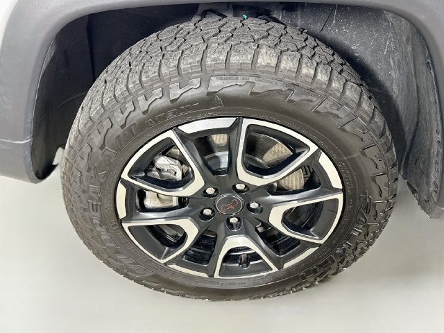 Used 2025 Jeep Compass Trailhawk AWD/4WD image 27