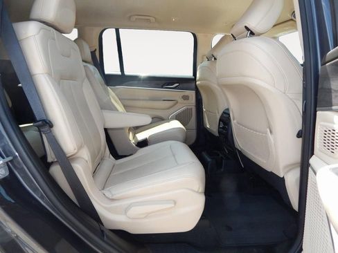 Used 2022 Jeep Grand Cherokee L Limited image 14