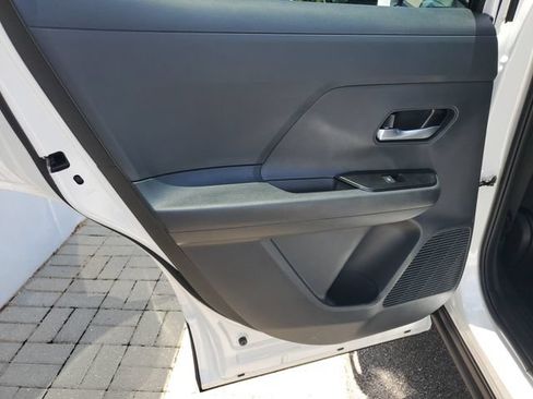 Used 2026 Nissan Kicks SV FWD image 30