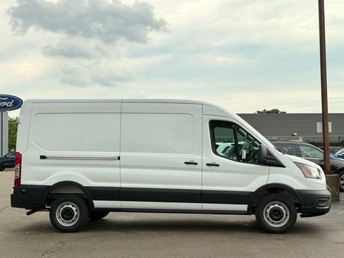 New 2026 Ford Transit 250 148 Medium Roof RWD image 40