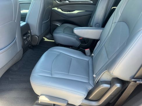 Used 2024 Buick Enclave Premium image 12