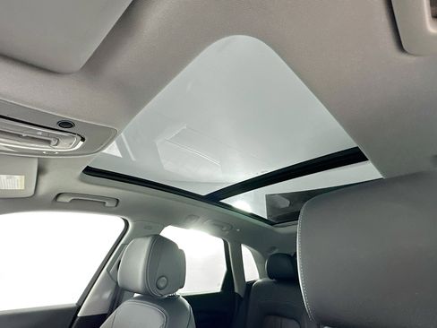 Used 2024 Audi Q5 Premium w/ Convenience Package image 26