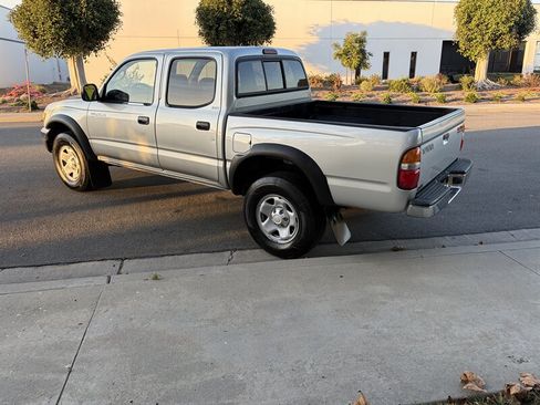 Used 2003 Toyota Tacoma PreRunner RWD image 9
