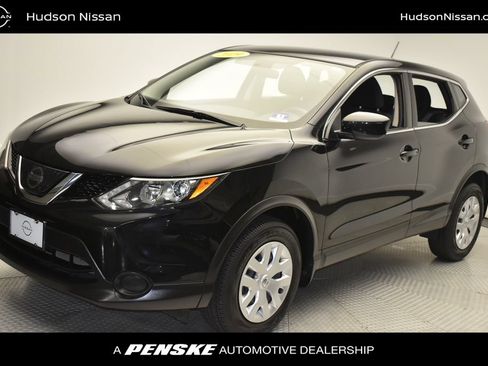 Used 2019 Nissan Rogue Sport S AWD/4WD image 1