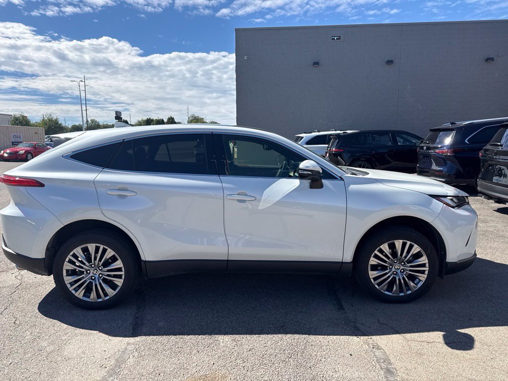 Used 2022 Toyota Venza Limited w/ Advanced Technology Package AWD/4WD image 2