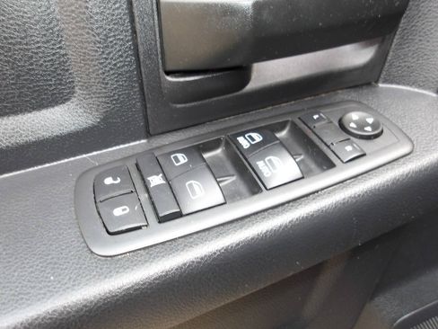 Used 2017 RAM 1500 Express w/ Express Value Package AWD/4WD image 22