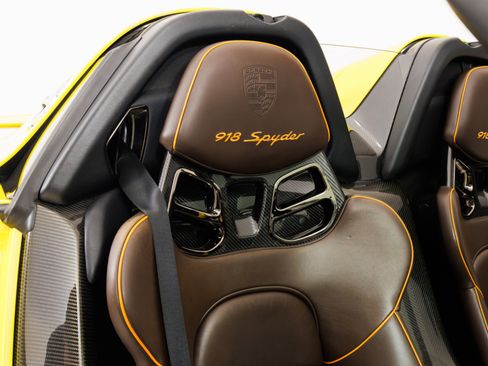 Used 2015 Porsche 918 Spyder AWD/4WD image 34