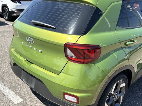 Certified 2023 Hyundai Venue SEL image 11