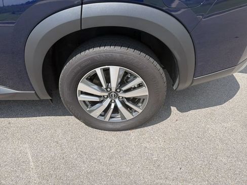 Used 2025 Nissan Pathfinder SL AWD/4WD image 27