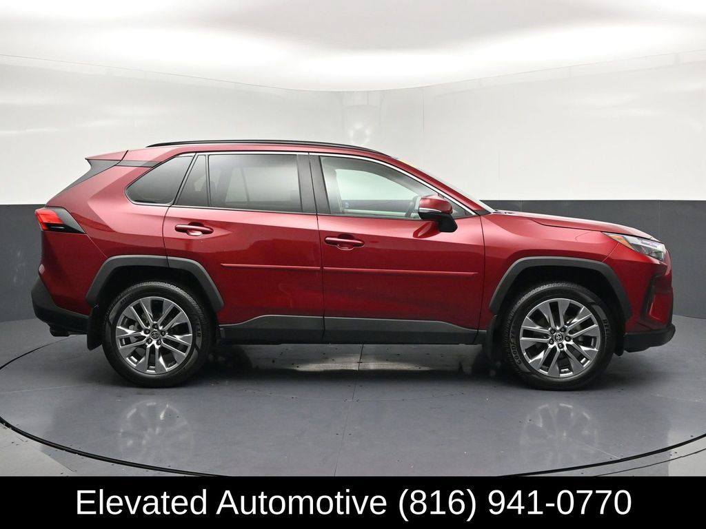 Used 2023 Toyota RAV4 XLE Premium AWD/4WD image 28