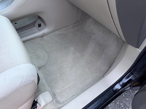 Used 2007 Toyota Highlander 4WD V6 w/ 3rd Row image 12