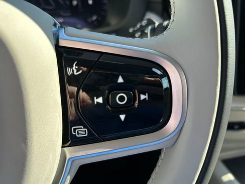 New 2026 Volvo XC60 B5 Ultra w/ Climate Package image 22