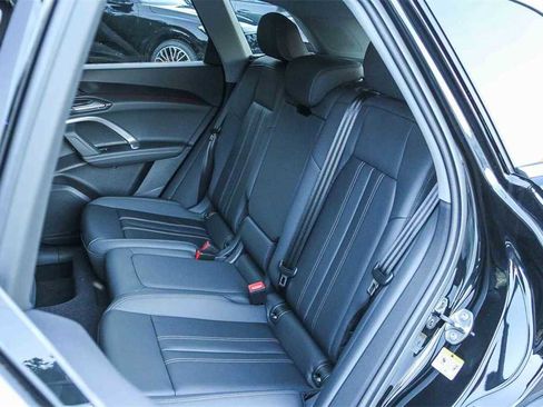 New 2025 Audi Q5 Premium Plus image 17