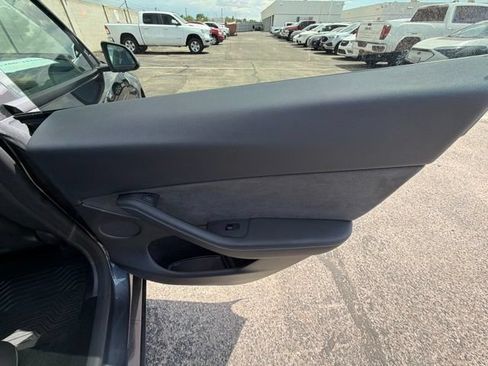 Used 2025 Tesla Model Y Long Range RWD image 14