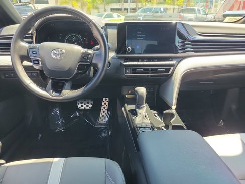 Used 2025 Toyota Camry SE w/ Convenience Package FWD image 12