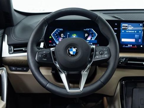 Used 2025 BMW X1 xDrive28i AWD/4WD image 15