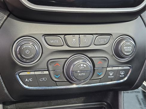 Used 2020 Jeep Cherokee High Altitude image 17