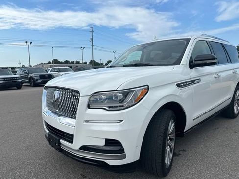 Used 2024 Lincoln Navigator Reserve AWD/4WD image 31