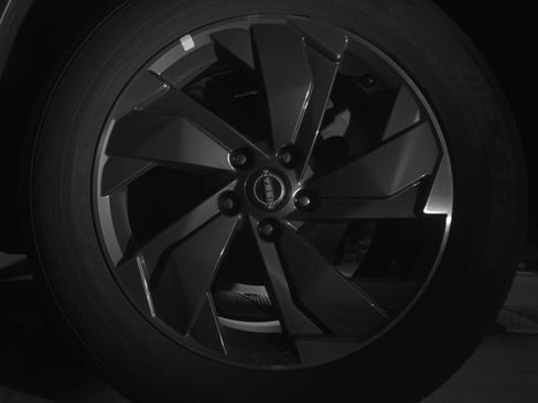 Used 2025 Nissan Rogue SV FWD image 14