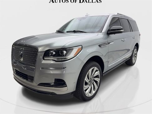 Used 2023 Lincoln Navigator Reserve image 2