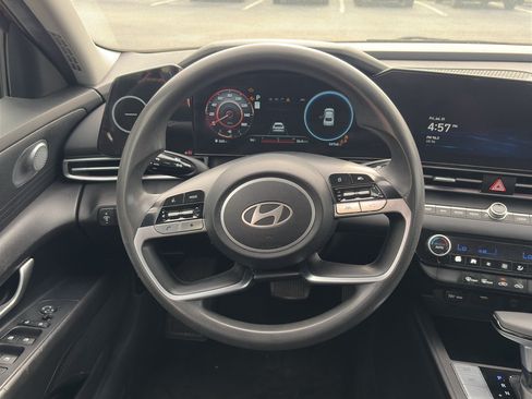 Used 2024 Hyundai Elantra SEL FWD image 16