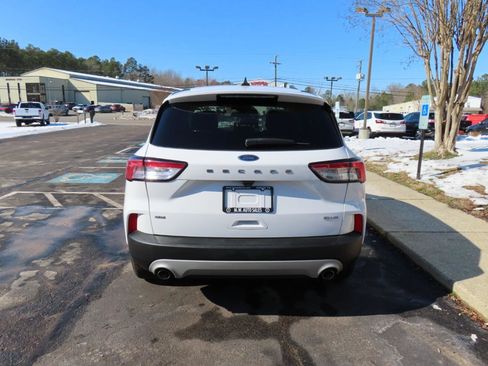 Used 2022 Ford Escape SE image 6