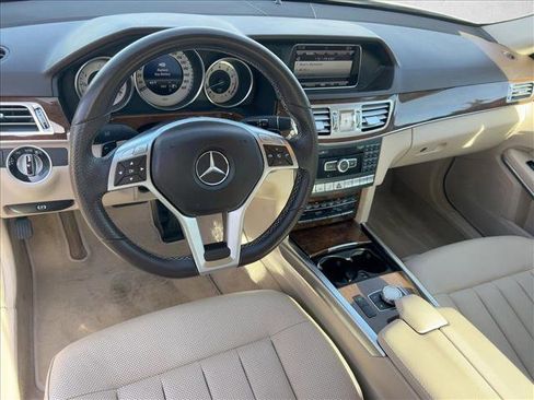 Used 2014 Mercedes-Benz E 350 4MATIC Sedan image 10