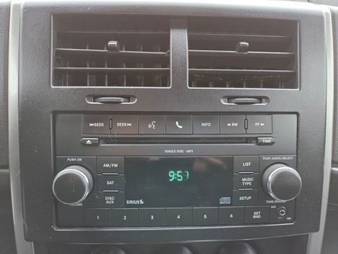 Used 2011 Jeep Liberty Sport AWD/4WD image 23