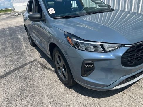 Used 2023 Ford Escape ST-Line AWD/4WD image 3