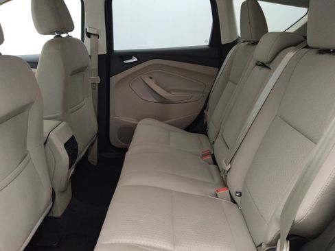 Used 2017 Ford Escape SE image 18