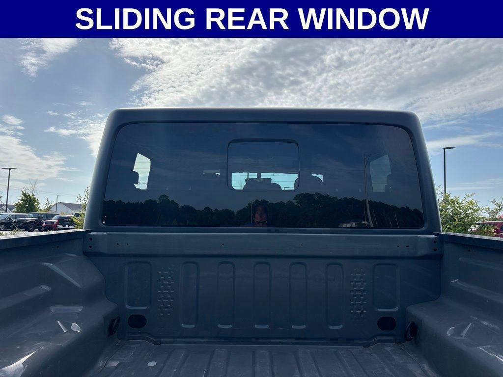 Used 2023 Jeep Gladiator Mojave w/ Cold Weather Group AWD/4WD image 11
