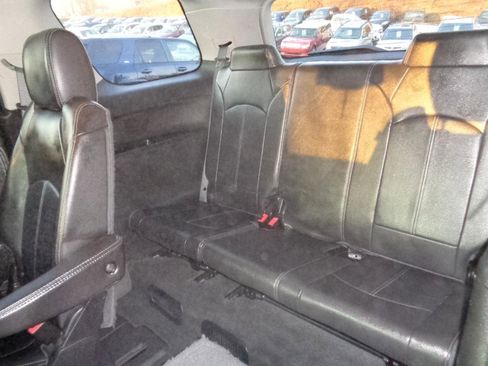 Used 2016 GMC Acadia SLT image 18