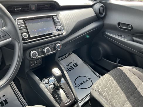 Used 2022 Nissan Kicks S w/ Interior Electronics Package FWD image 9