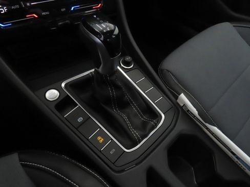 New 2026 Volkswagen Jetta SE image 17