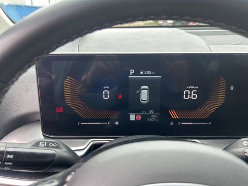 Certified 2025 Kia Sorento S image 12