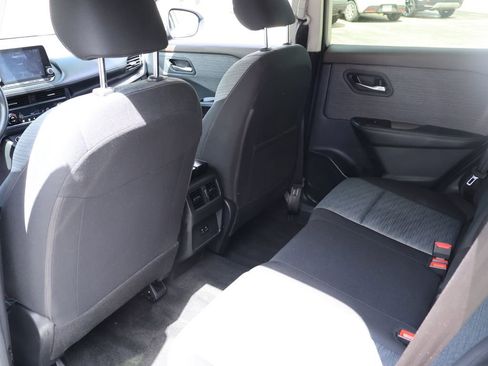 Used 2023 Nissan Rogue SV FWD image 12
