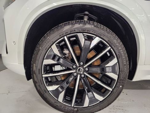 New 2026 Volvo XC90 T8 Plus w/ Protection Package Premier image 7